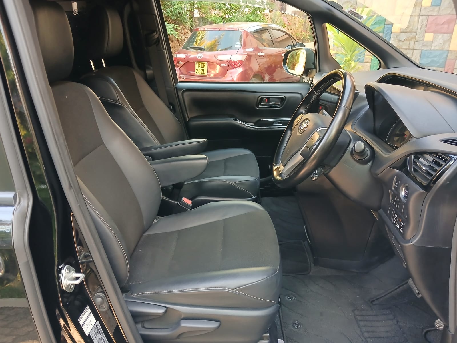 Toyota NOAH WXB - Image 3
