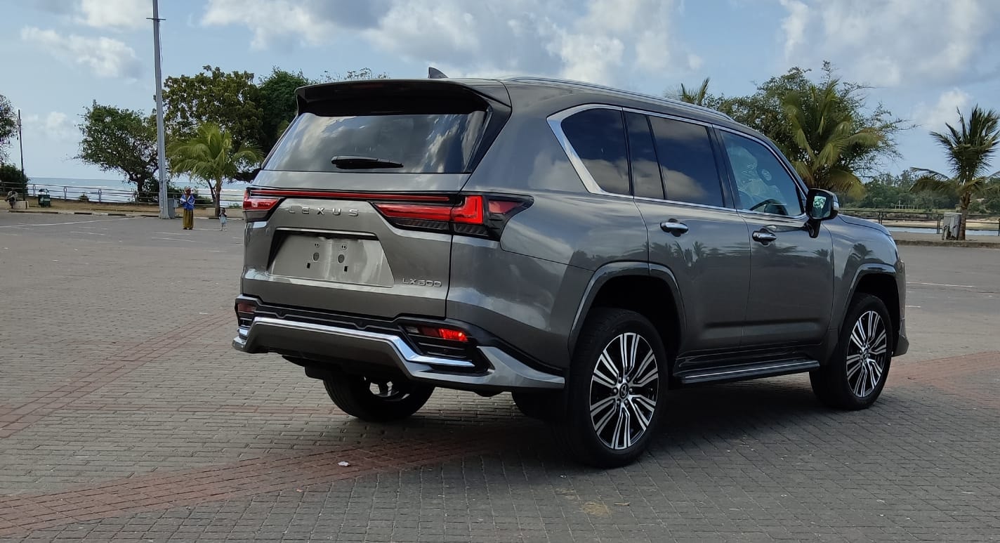 Lexus LX600 - Image 10