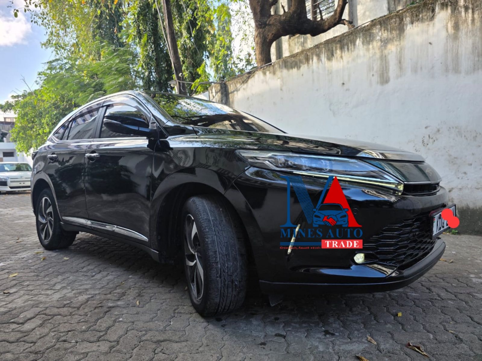 Toyota HARRIER - Image 8