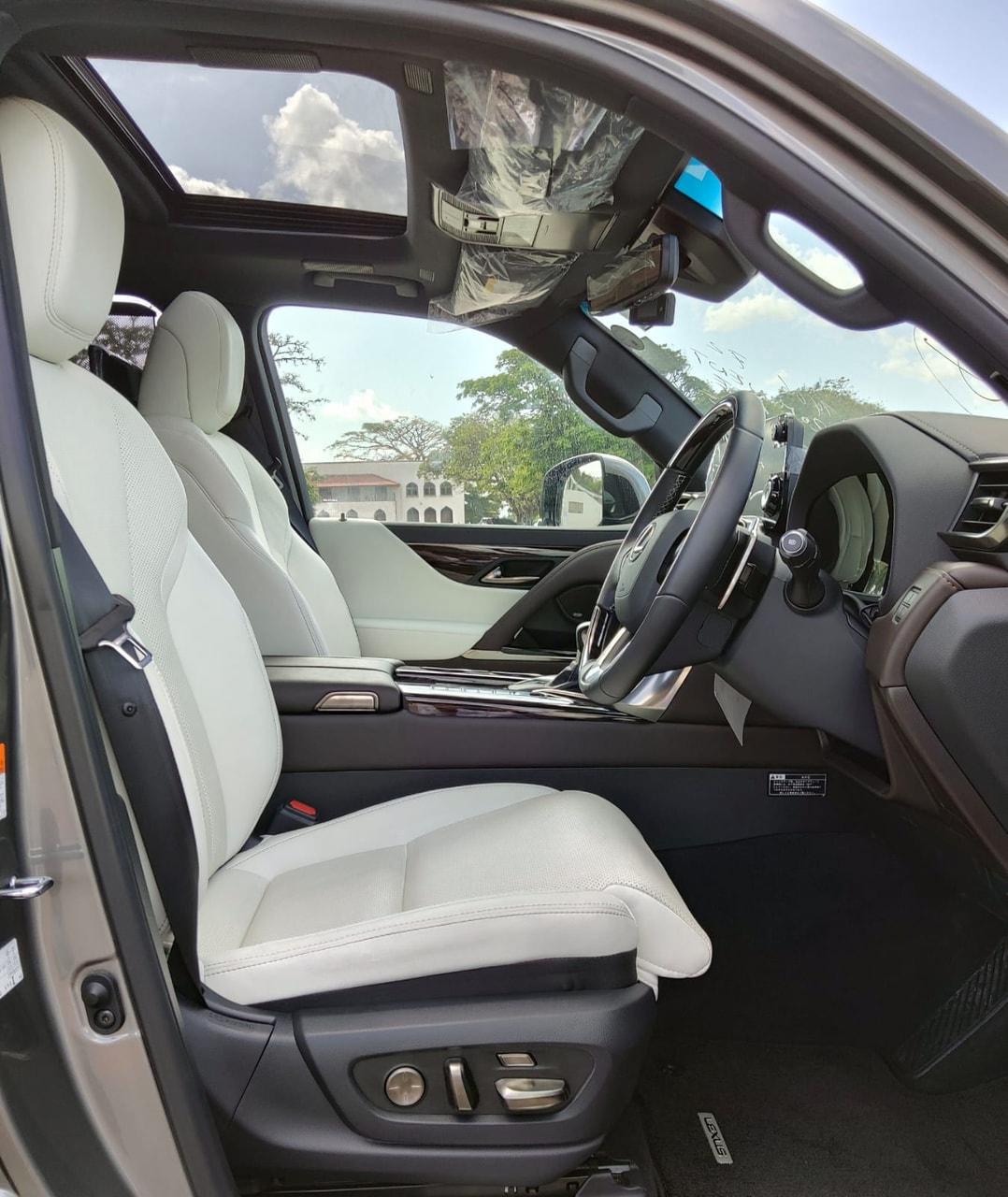 Lexus LX600 - Image 5