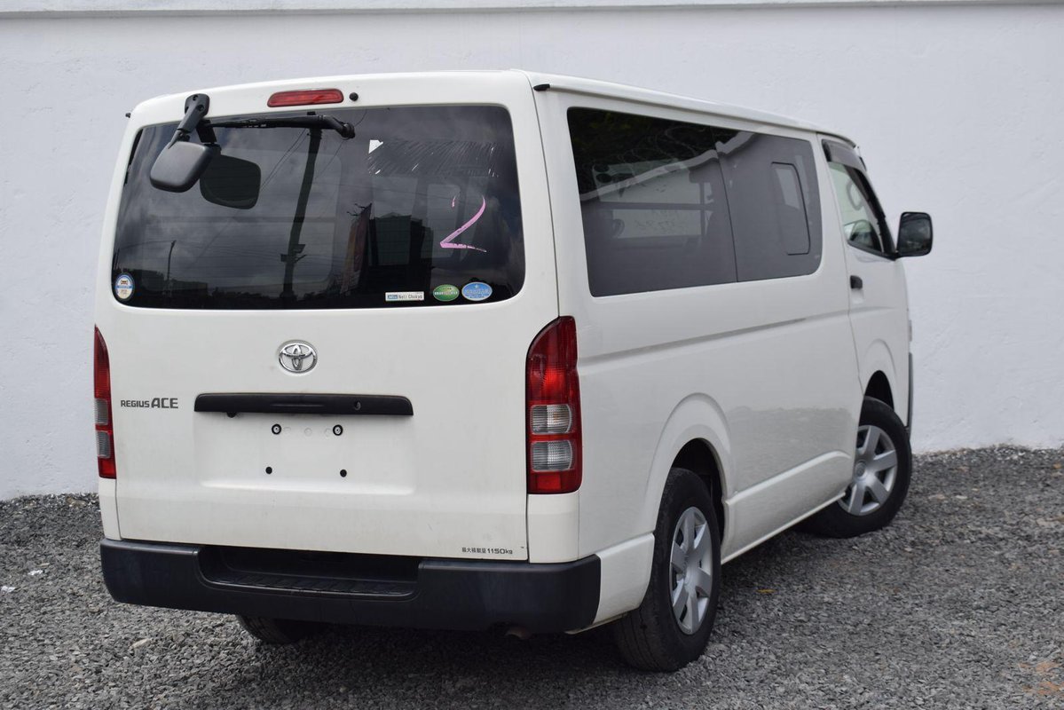 Toyota Hiace - Image 7