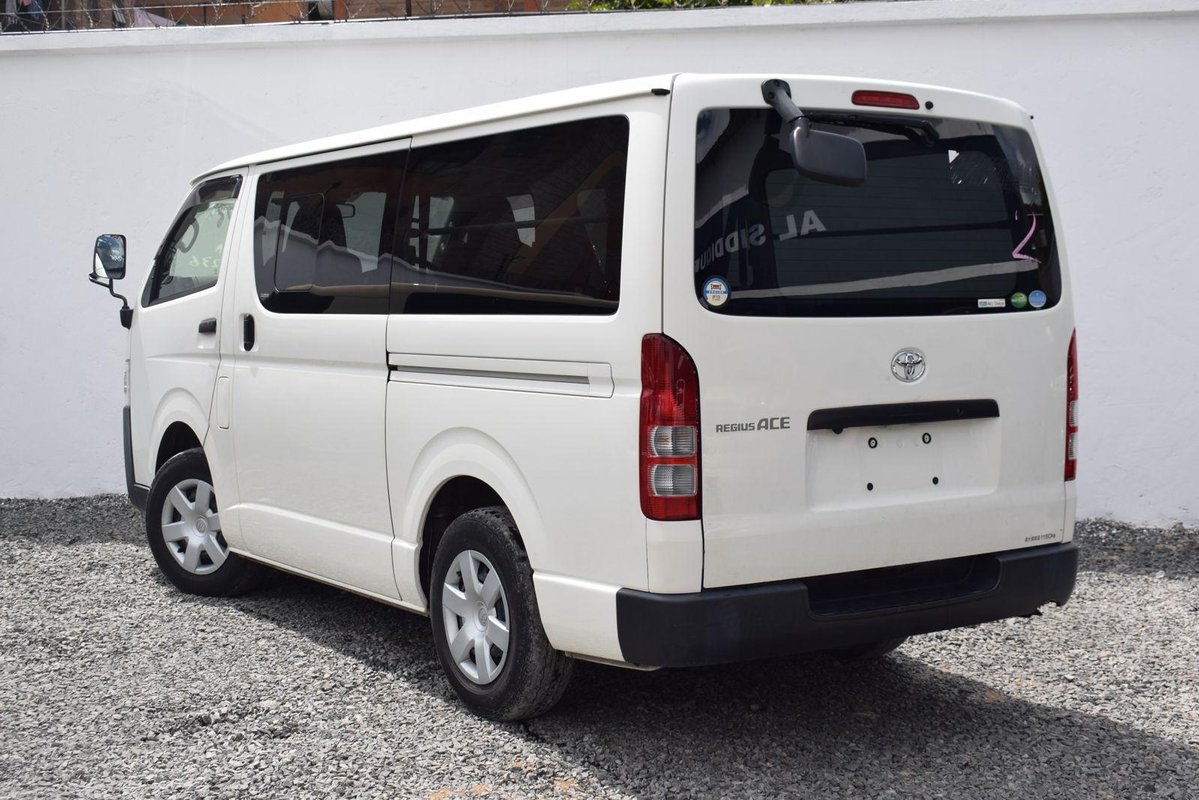 Toyota Hiace - Image 6