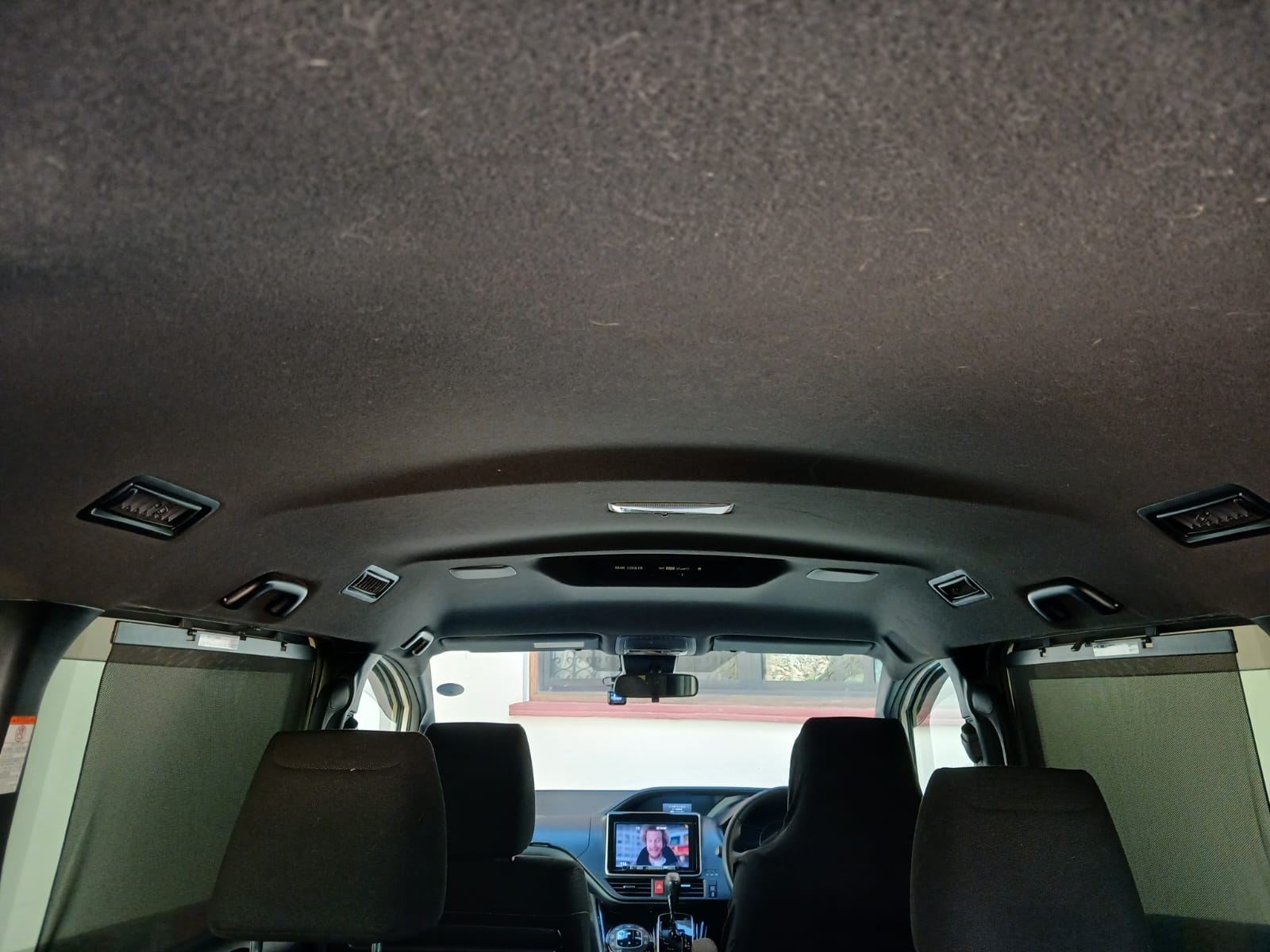Toyota VOXY - Image 3