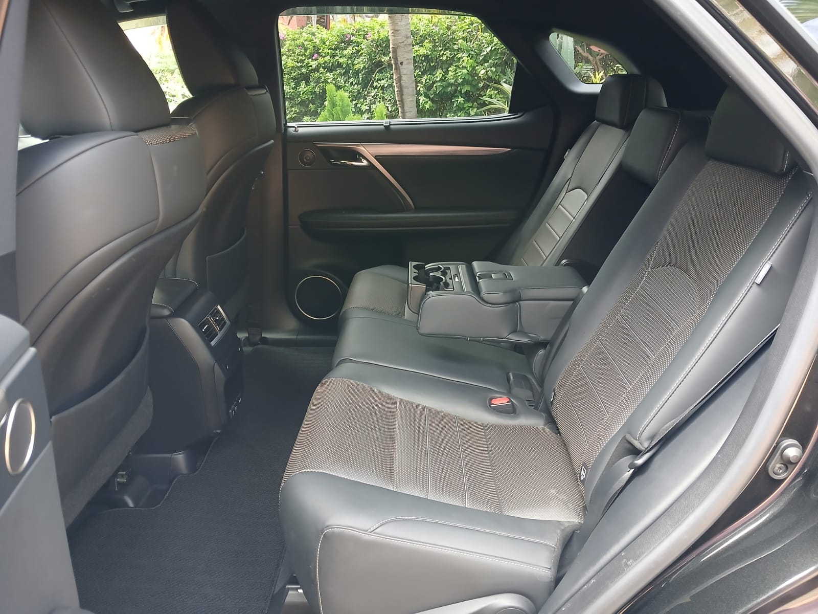 Lexus RX300 - Image 1