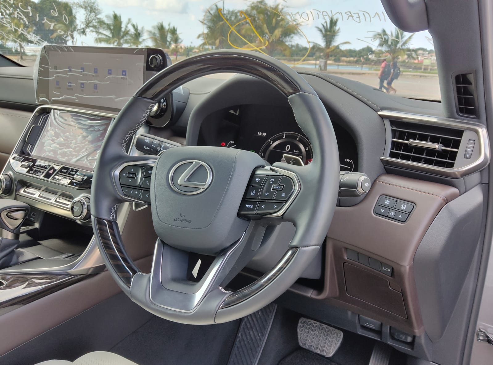 Lexus LX600 - Image 18