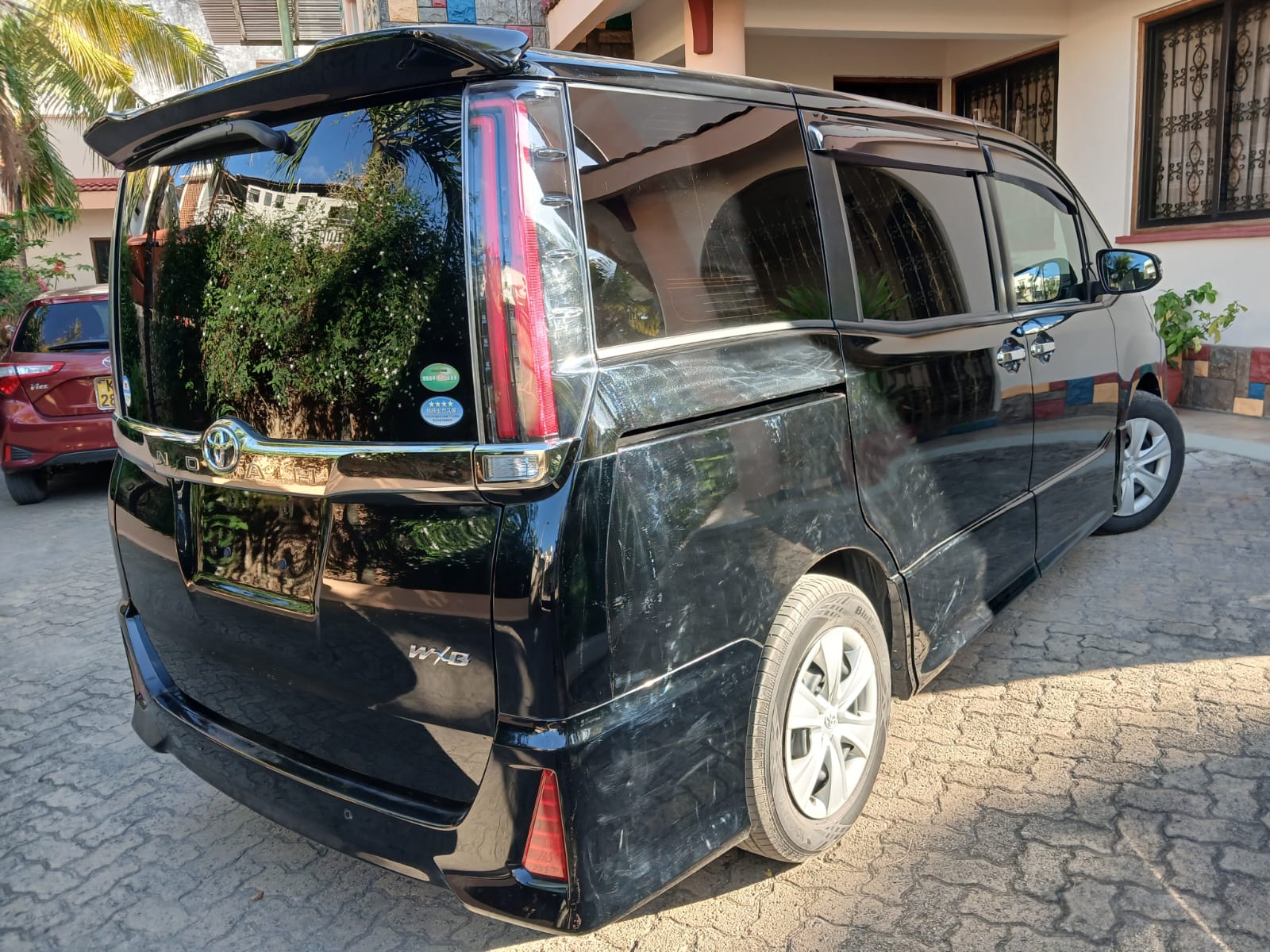 Toyota NOAH WXB - Image 2