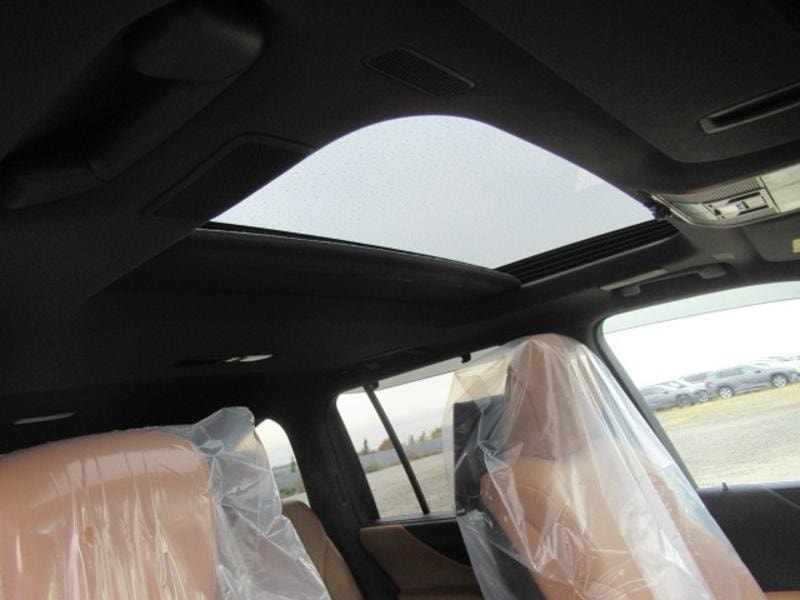 Lexus LX600 - Image 9
