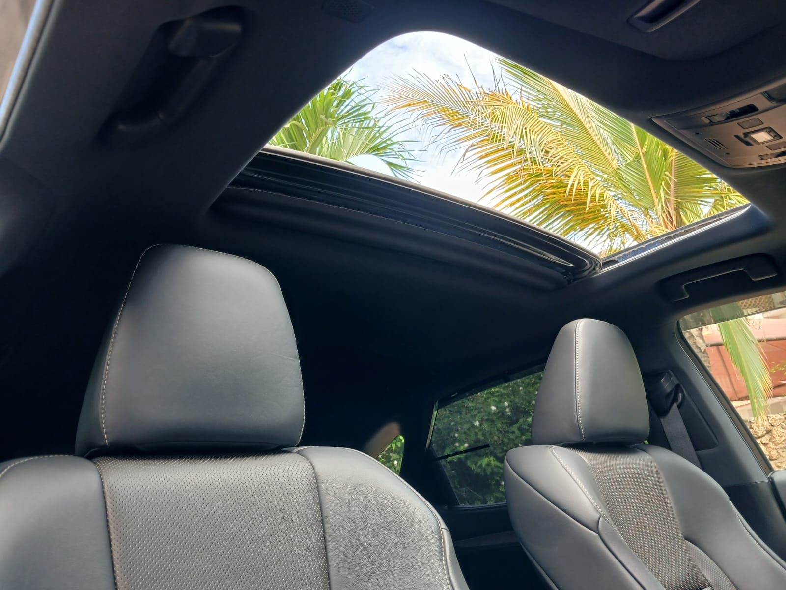 Lexus RX300 - Image 1