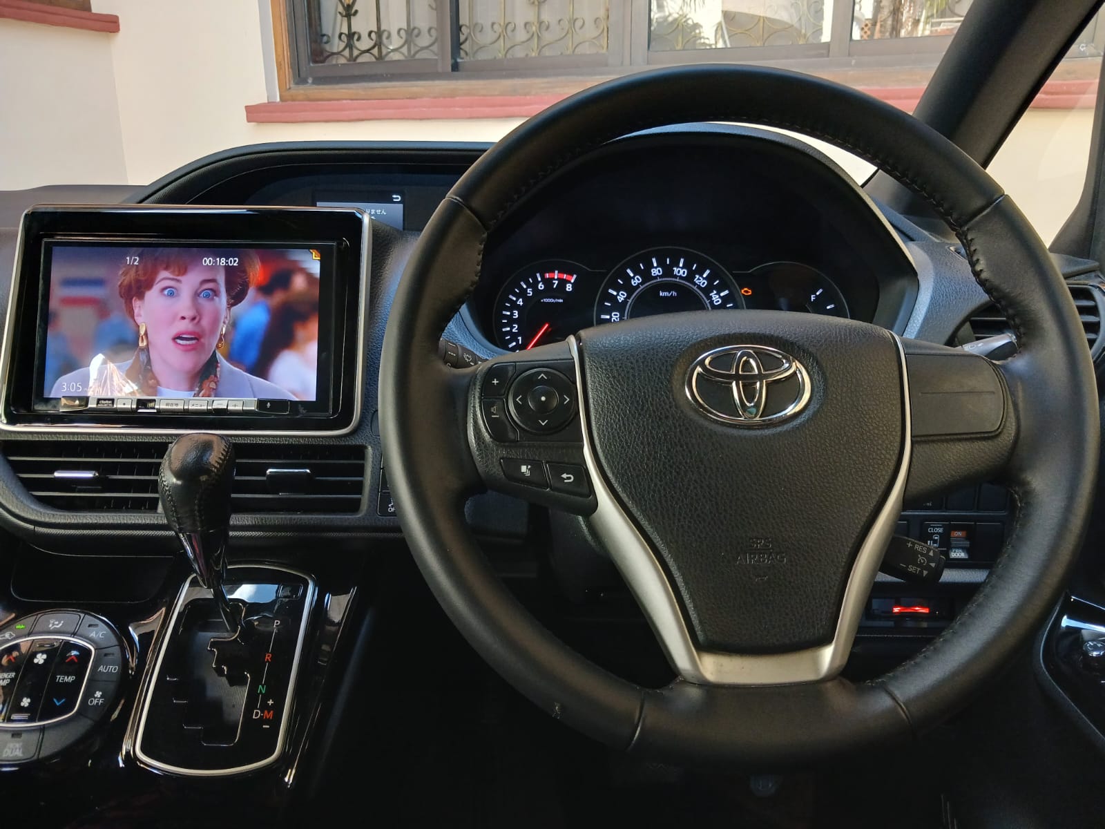 Toyota VOXY - Image 3