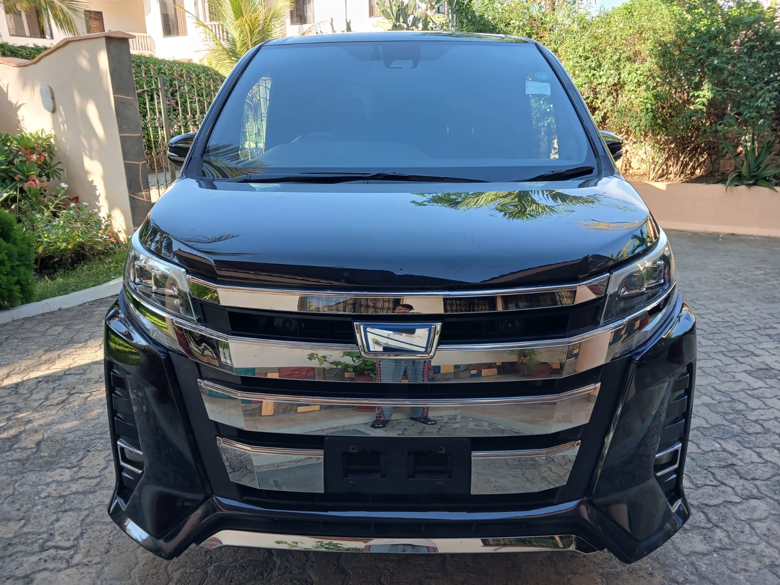 Toyota NOAH WXB - Image 1
