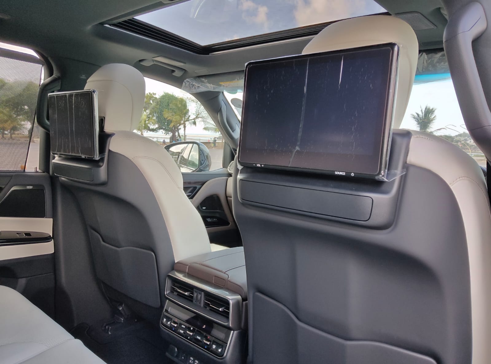 Lexus LX600 - Image 11
