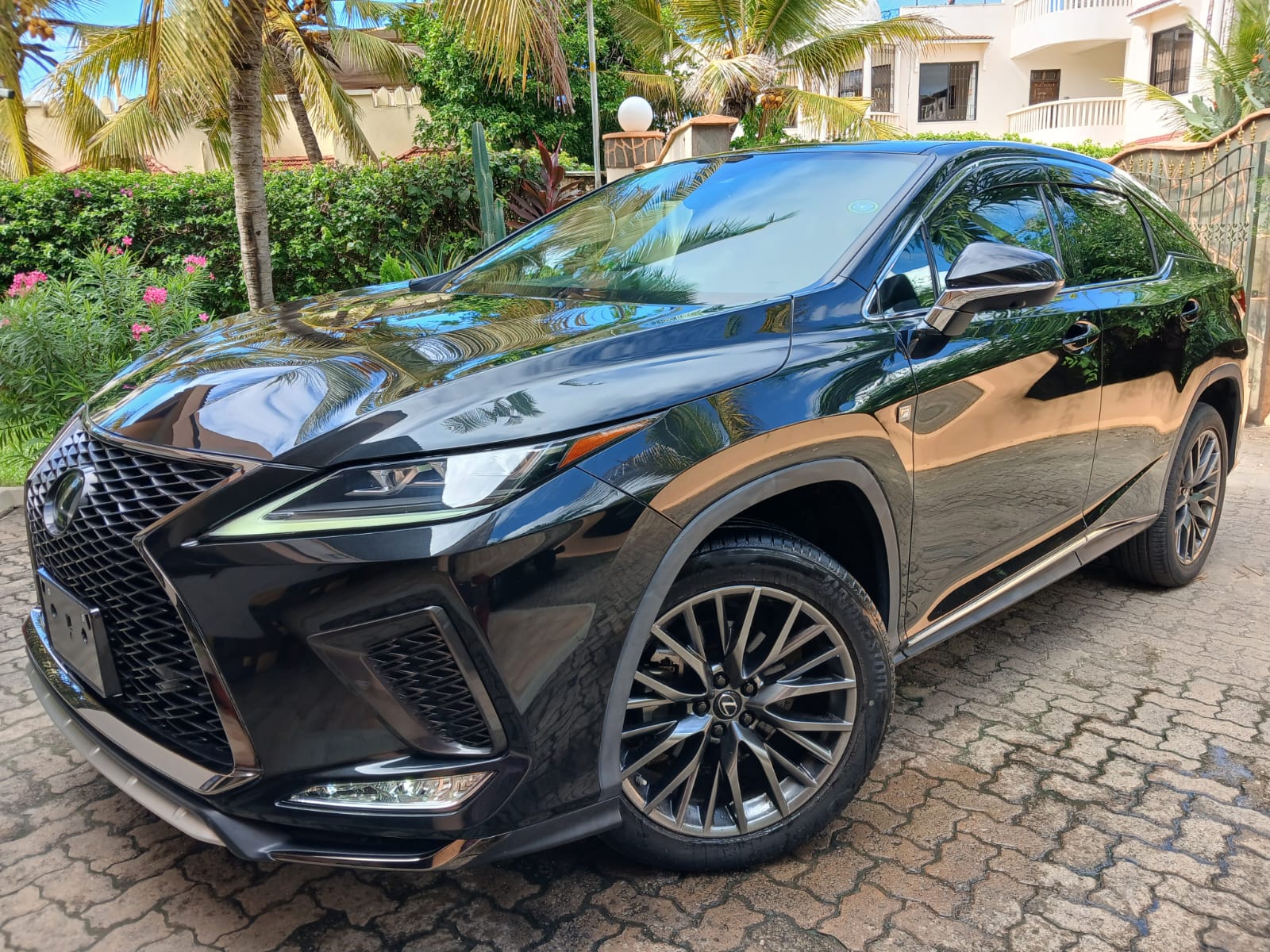 Lexus RX300 - Image 1