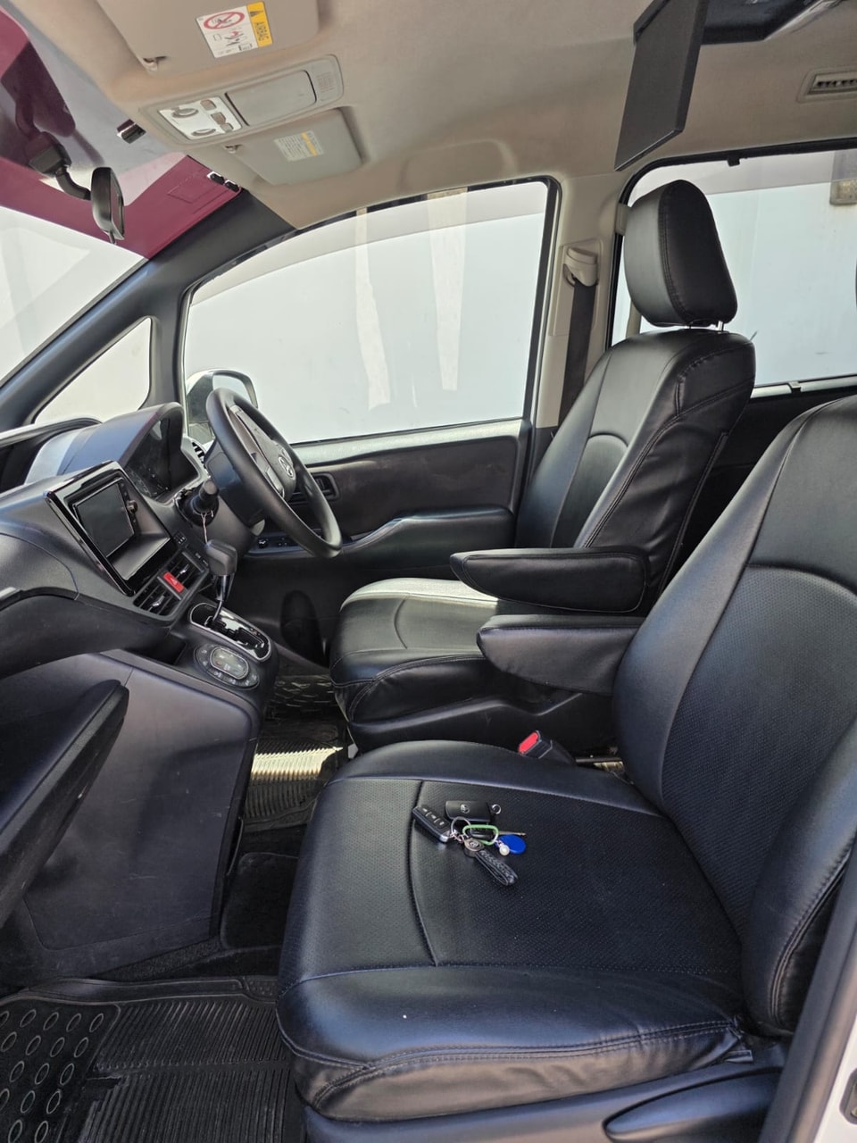 Toyota HARRIER - Image 6
