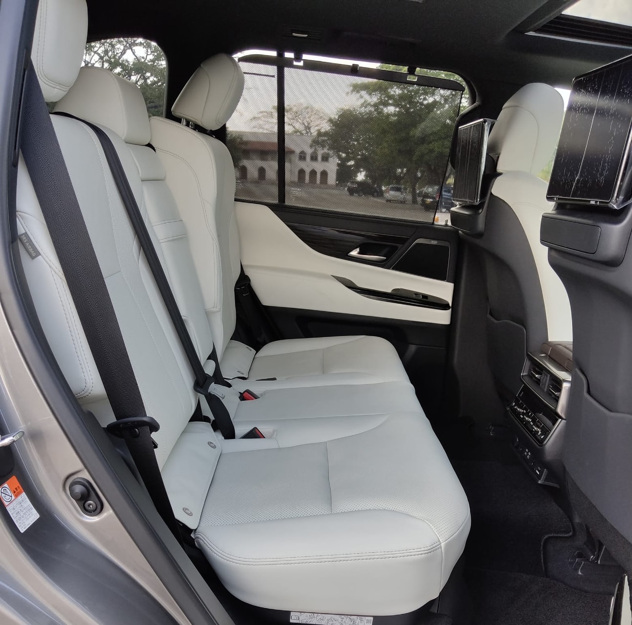 Lexus LX600 - Image 9