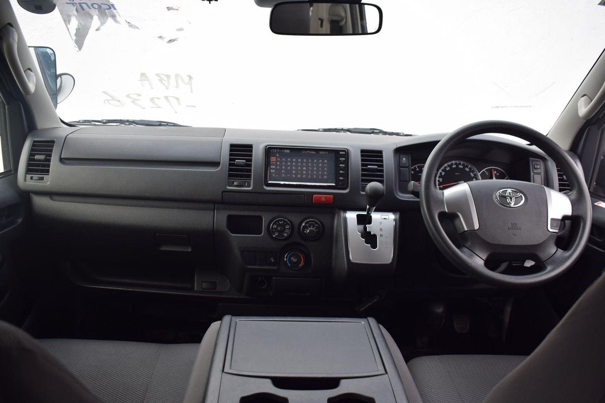 Toyota Hiace - Image 10